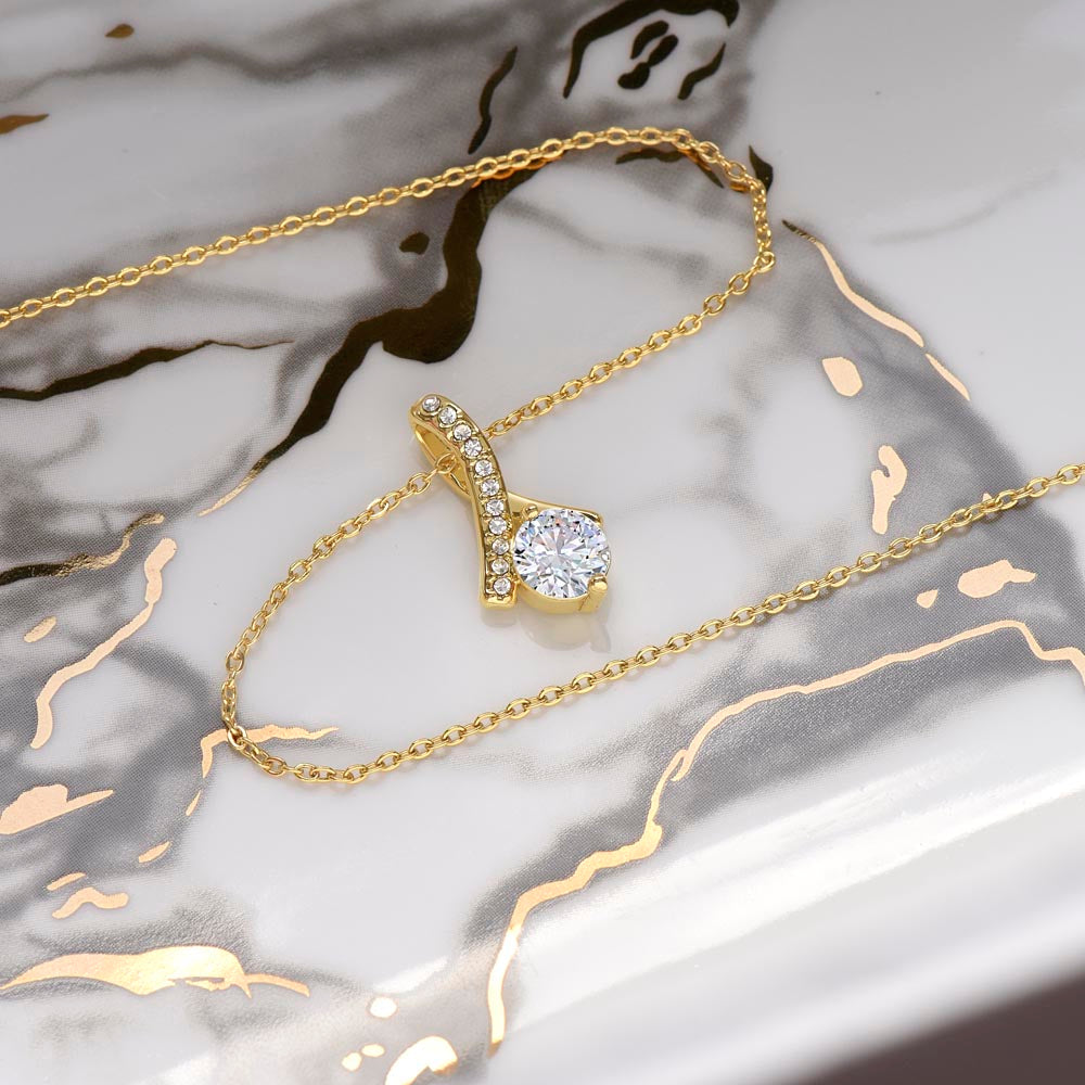 Alluring Beauty Necklace: Princess