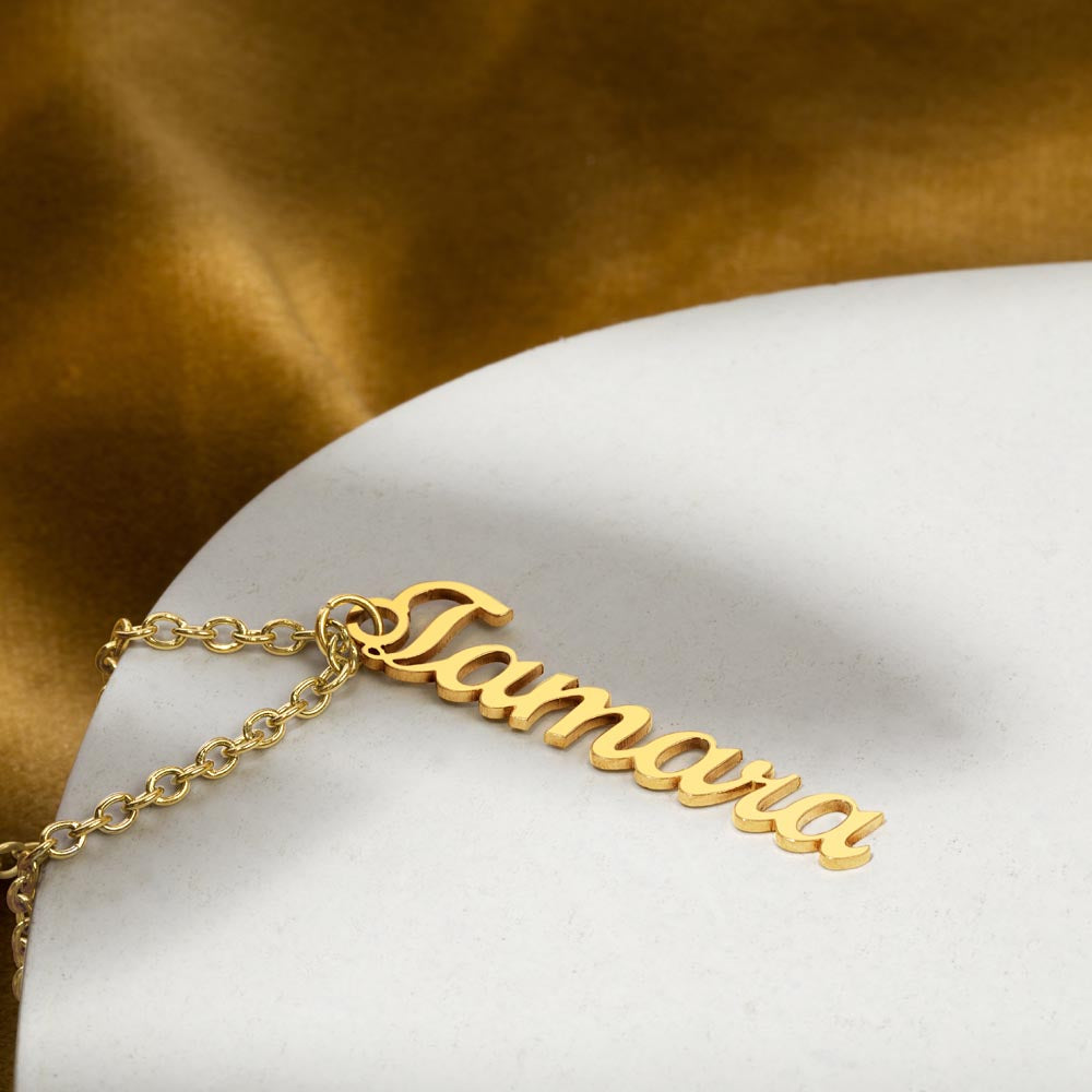 Vertical Name Necklace: Beautiful