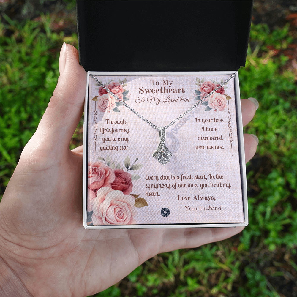 Alluring Beauty Necklace: Sweetheart