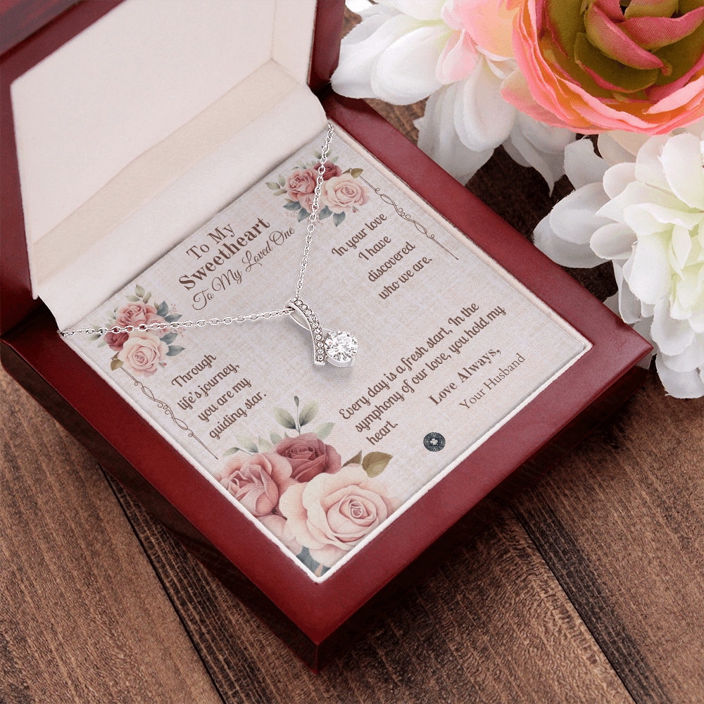Alluring Beauty Necklace: Sweetheart