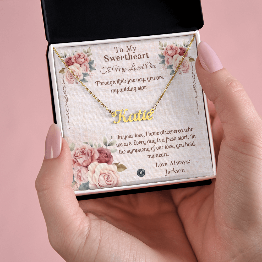 Horizontal Name Necklace: Sweetheart