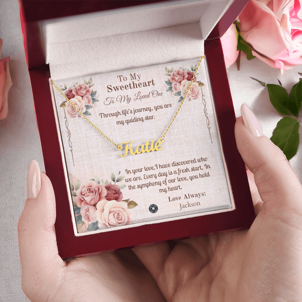 Horizontal Name Necklace: Sweetheart